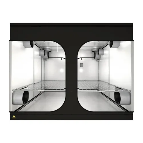 Secret Jardin Dark Room 300 Rev 4.0 (297 x 297 x 217 cm)